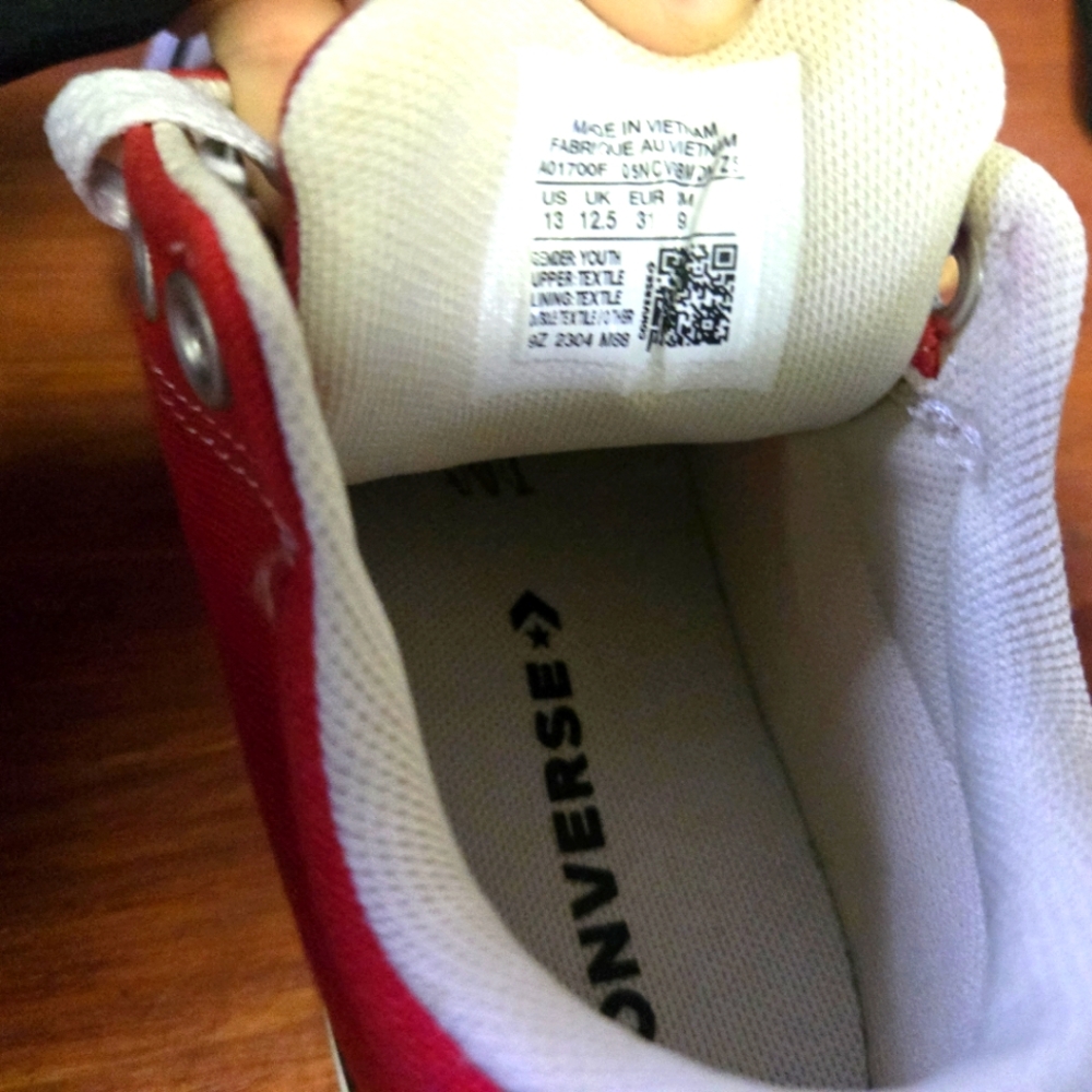 Red Converse Unisex Sneaker Shoes - Size 13 Kids (8, 9 Year Olds) - Picture 4 of 6